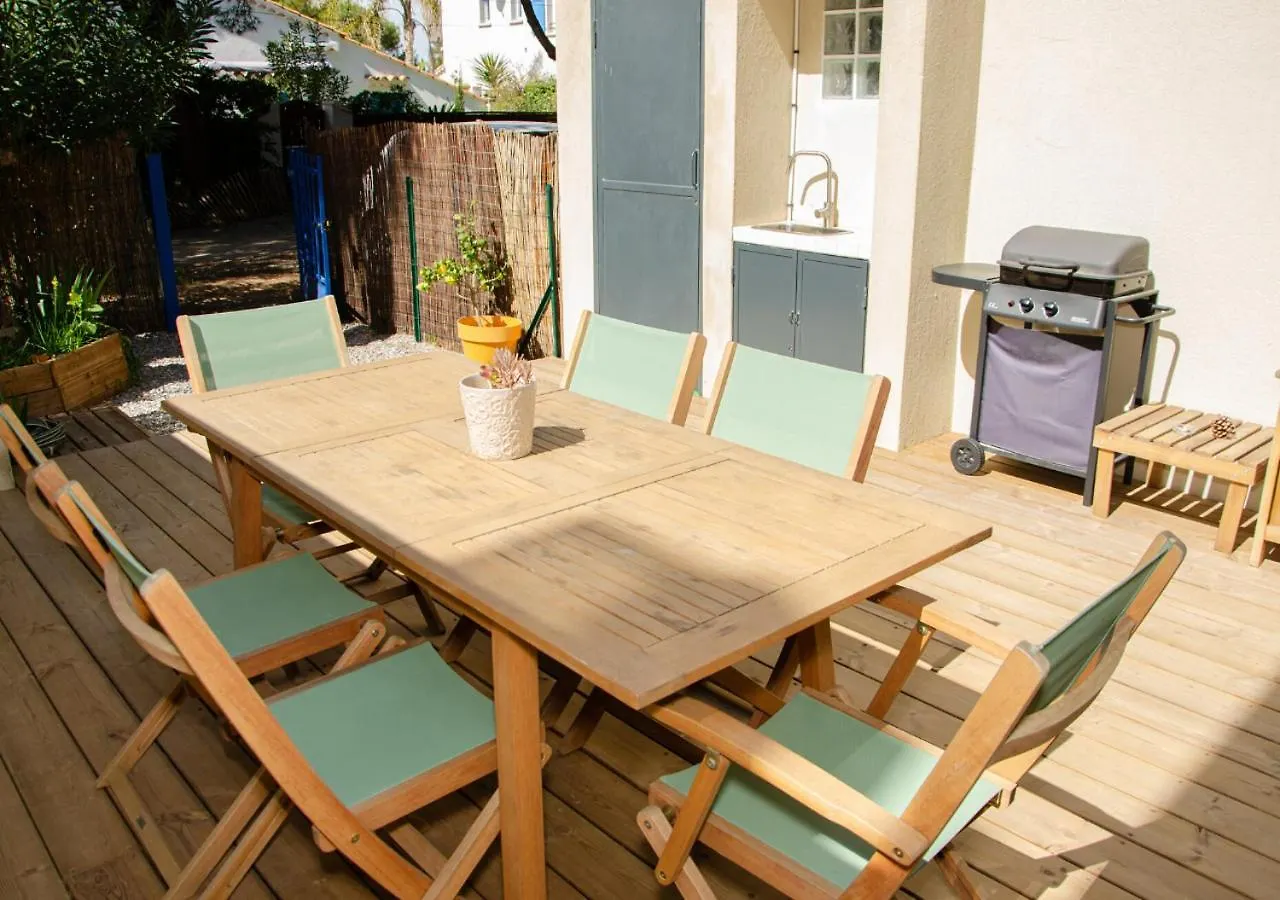 Apartment La Capte, A 2Min De La Mer, Terrasse-Wifi-Parking Gratuit Hyeres